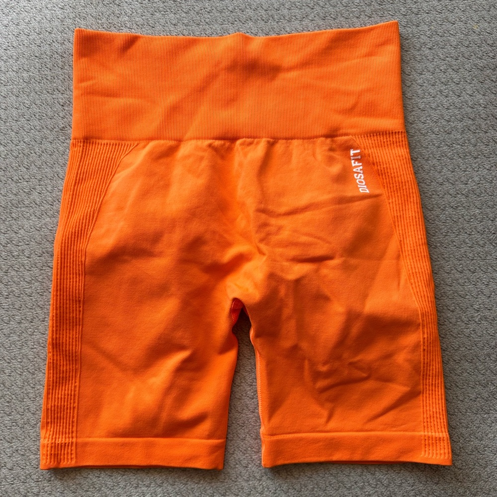 Diosa Fit Scrunch Shorts